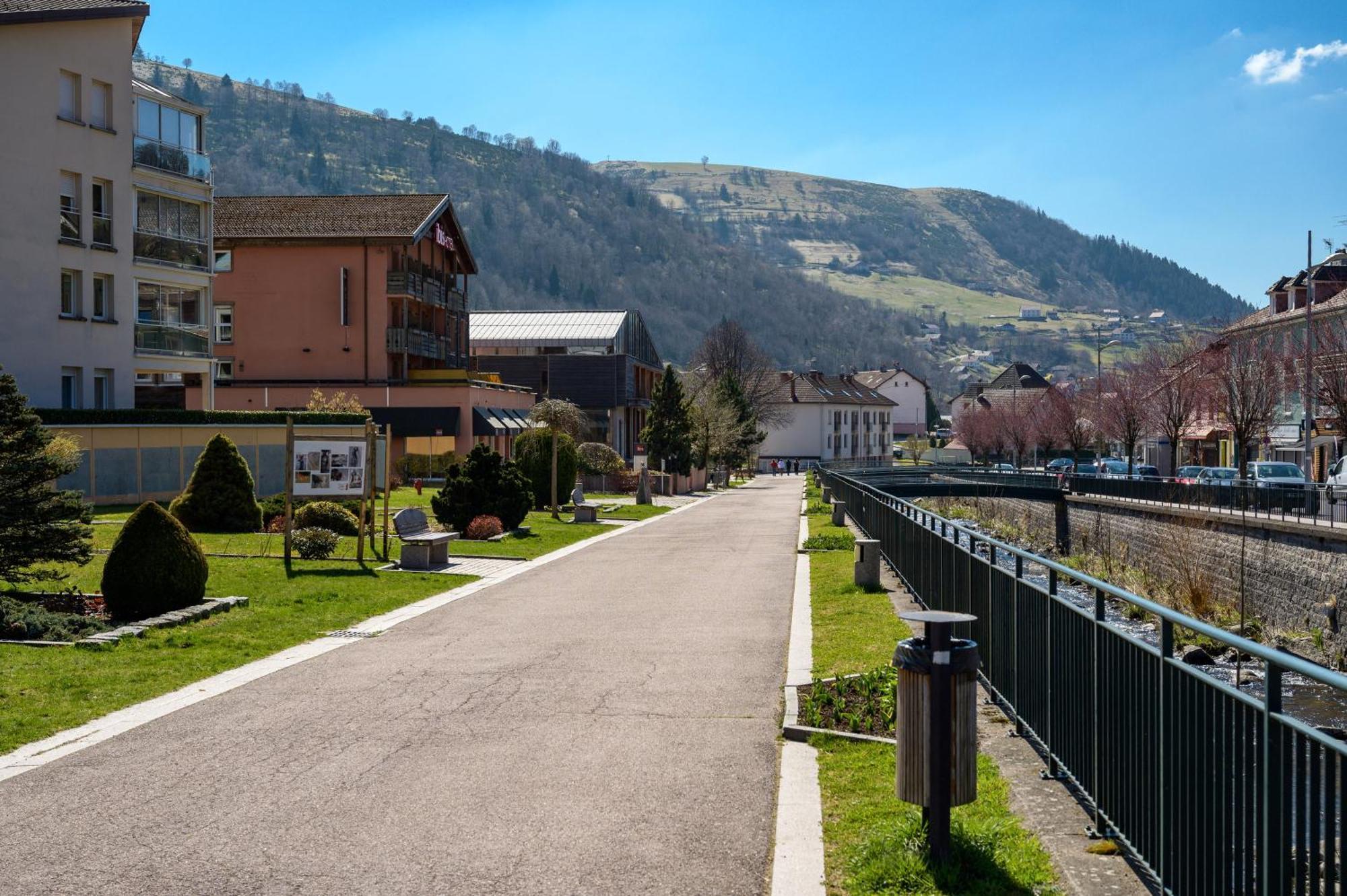 Sous Le Toit De Marie Et Jean Apartman La Bresse Kültér fotó